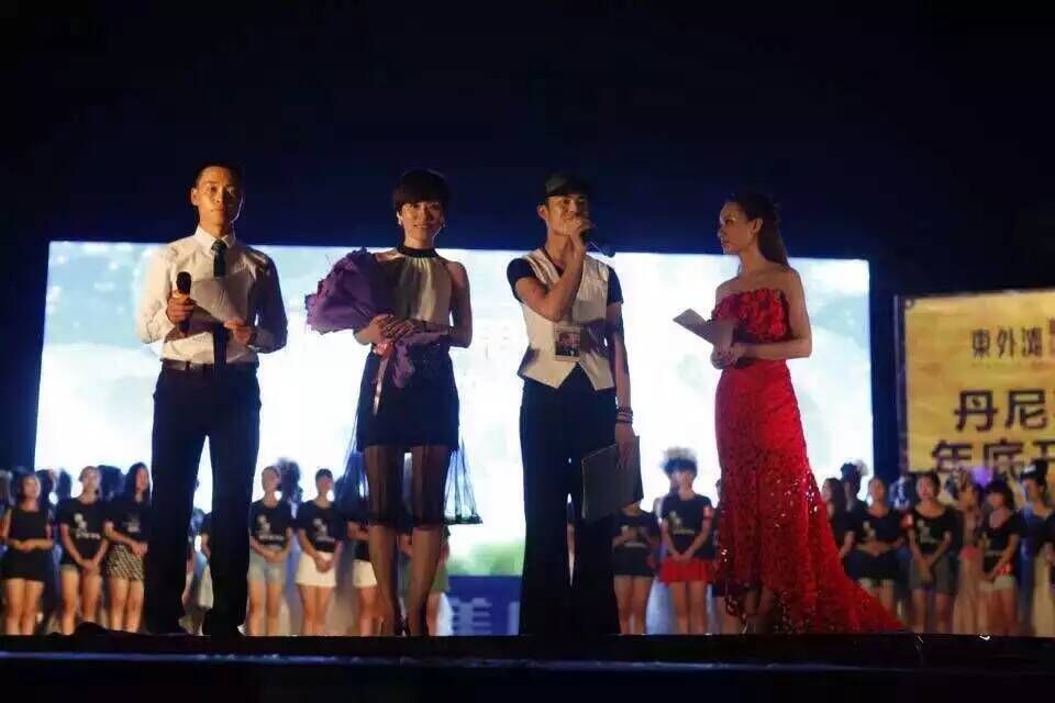 艾尚化妆美甲培训学校2015秋季班招生开始报(图1) 艾尚化妆美甲培训学校2015秋季班招生开始报(图1)