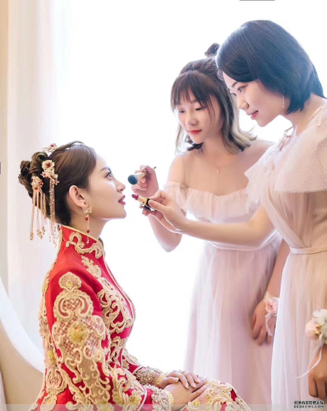 什么是新娘化妆师？漯河学新娘化妆就是不一样(图1)