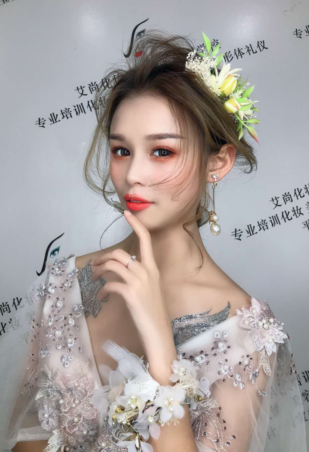 想学习化妆技术哪里教的好(图1)