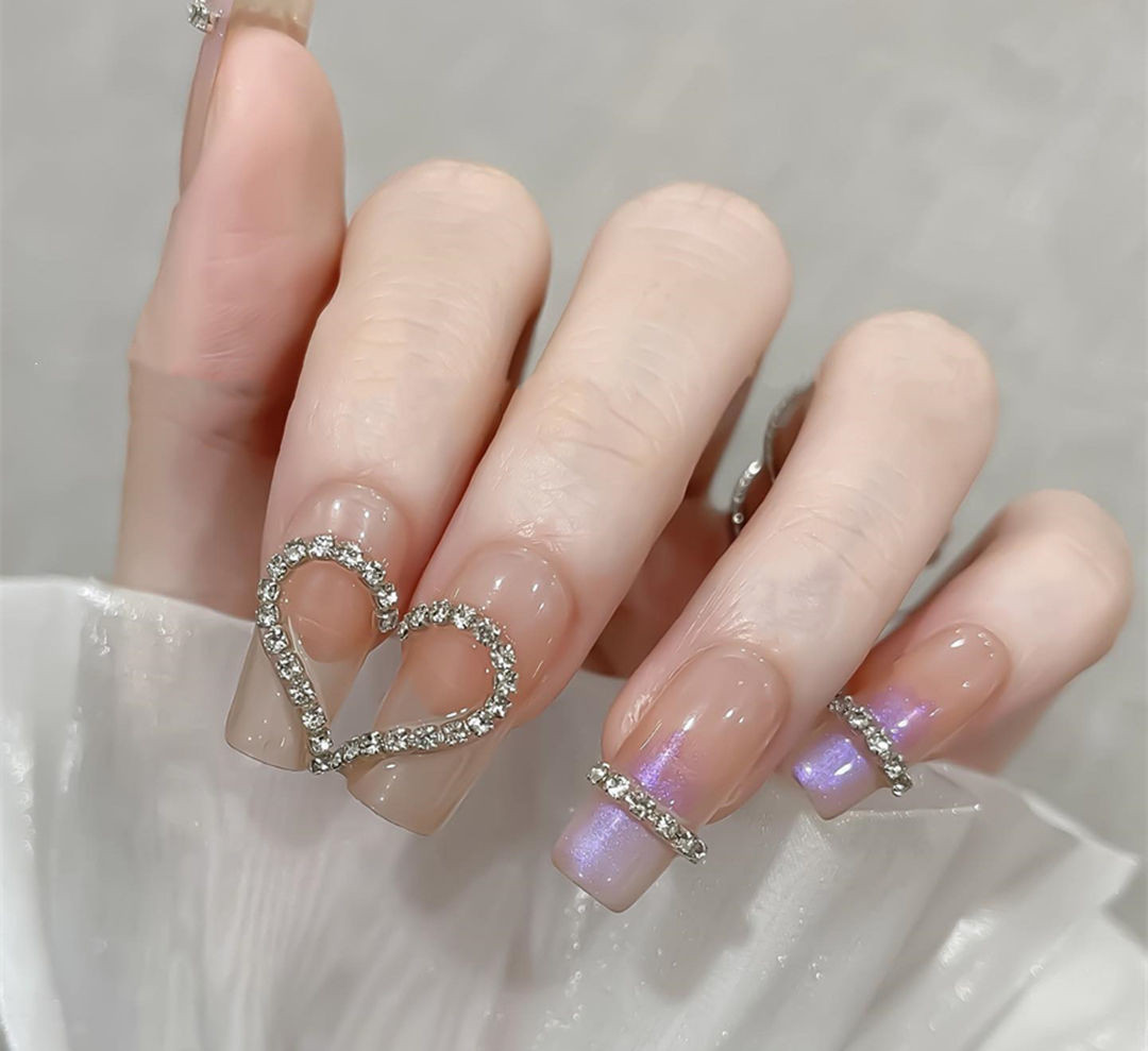 宝妈学美甲纹绣怎么样？(图1)